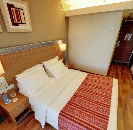 Blue Bay Hotel Netanya Rum bild